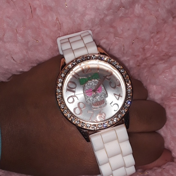 A watch - Picture 3 of 3